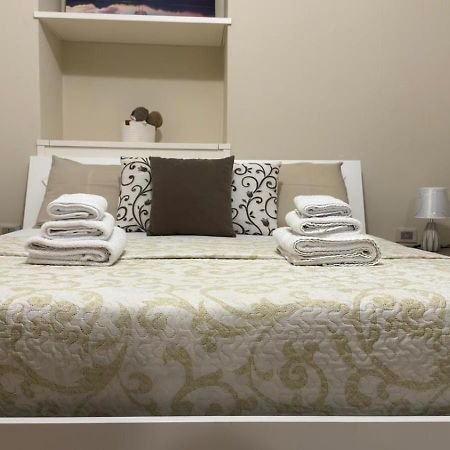 Appartamento Fontanella Deluxe Bríndisi Exterior foto