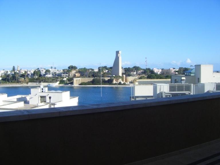 Appartamento Fontanella Deluxe Bríndisi Exterior foto