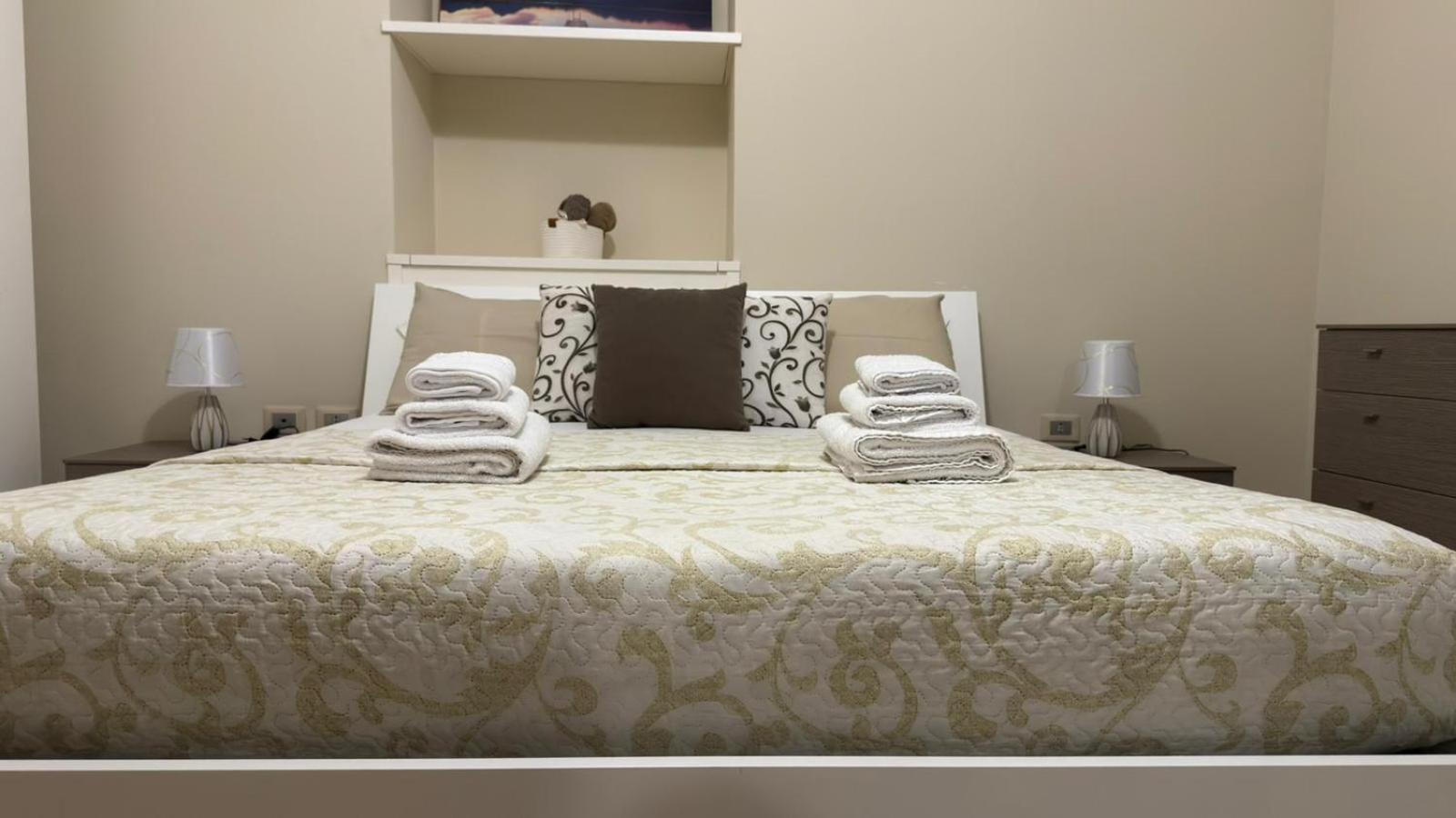 Appartamento Fontanella Deluxe Bríndisi Exterior foto