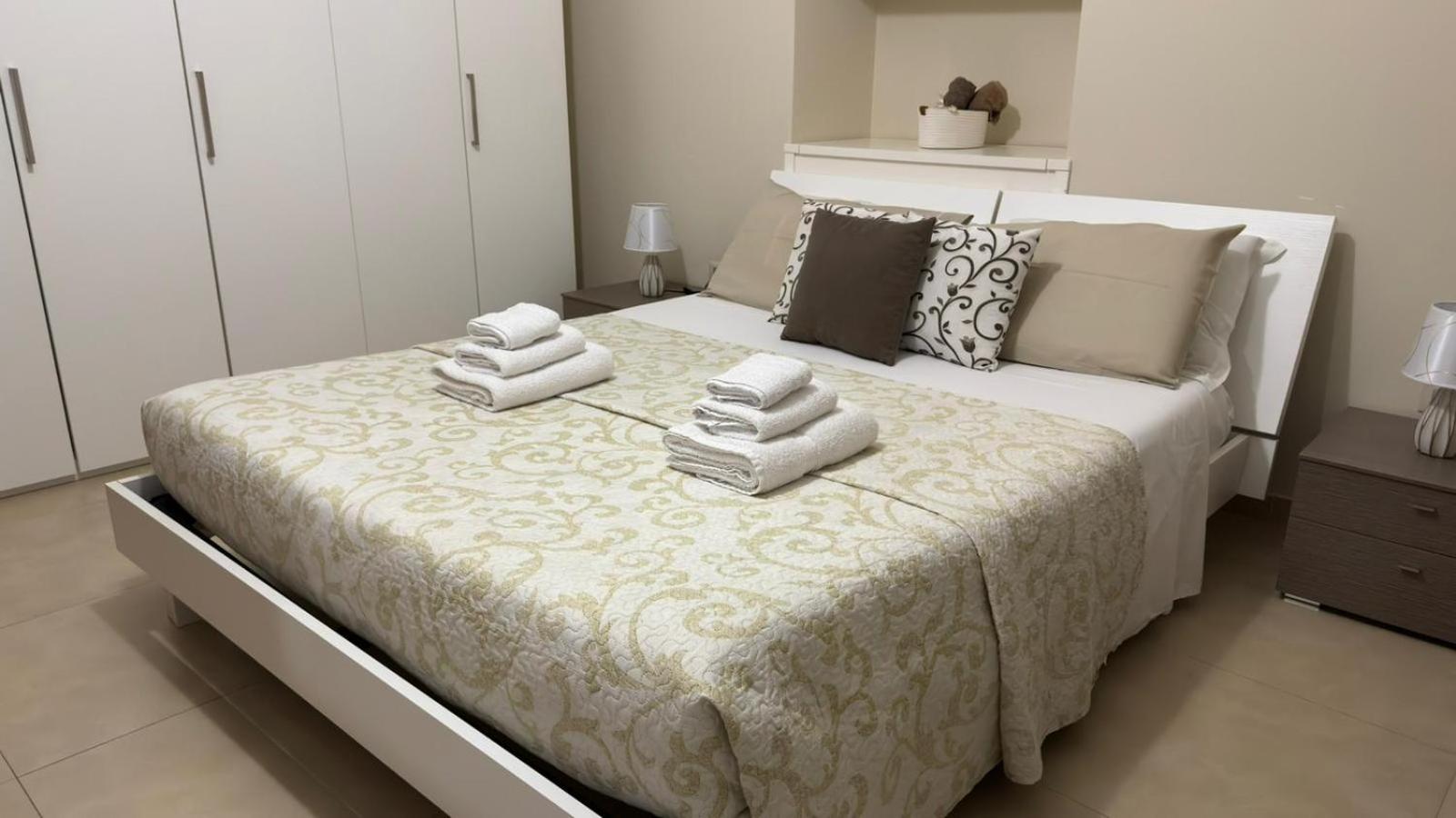 Appartamento Fontanella Deluxe Bríndisi Exterior foto